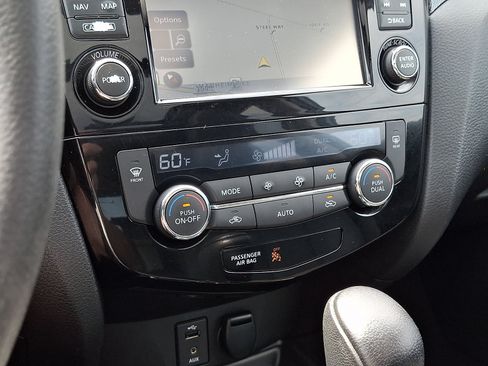 Used 2014 Nissan Rogue SL w/ SL Premium Package AWD/4WD image 17