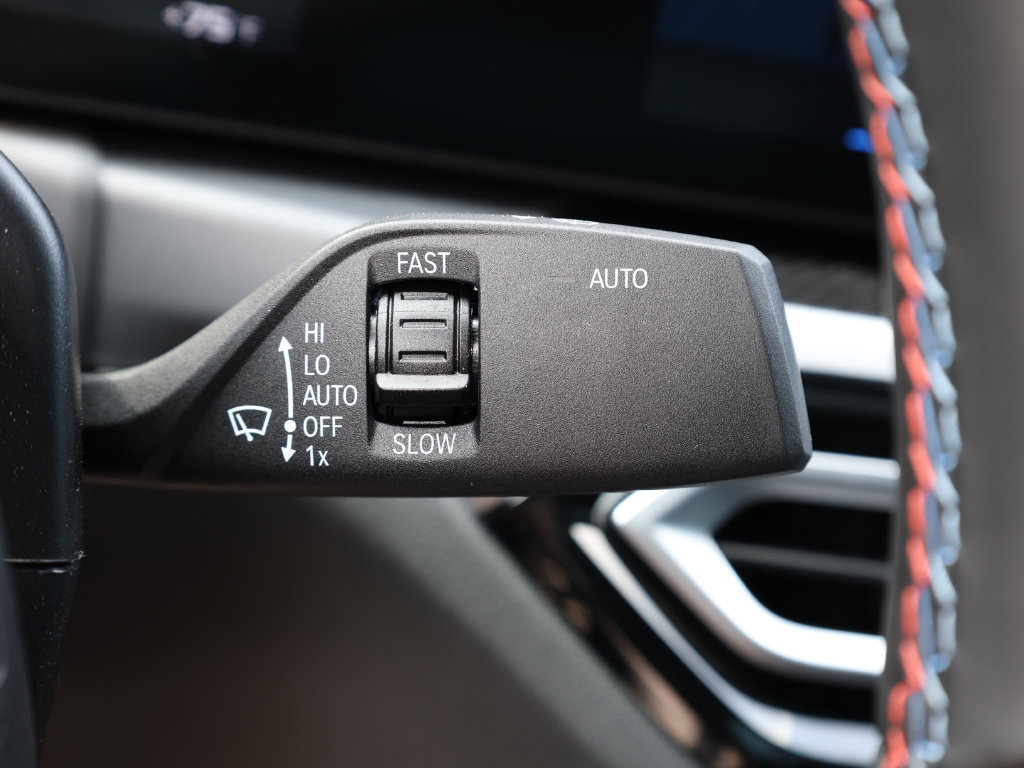 Used 2023 BMW M2 w/ Lighting Package RWD image 34