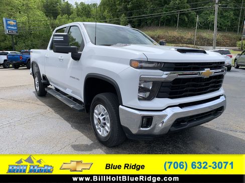 Used 2025 Chevrolet Silverado 2500 LT w/ Convenience Package AWD/4WD image 9