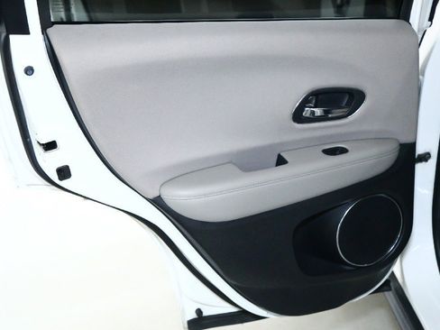 Used 2018 Honda HR-V EX image 13