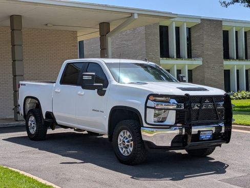 Used 2023 Chevrolet Silverado 2500 LT w/ Advanced Trailering Package AWD/4WD image 3