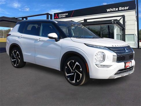 Used 2023 Mitsubishi Outlander SEL image 1