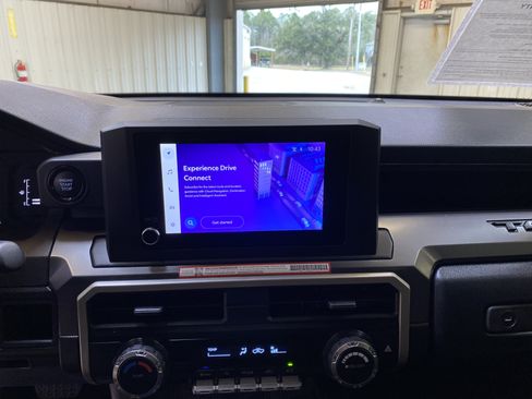 Used 2025 Toyota Tacoma SR5 image 37