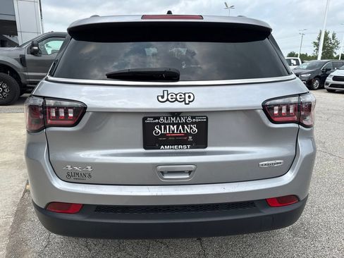 Used 2024 Jeep Compass Latitude AWD/4WD image 6
