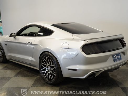 Used 2015 Ford Mustang GT RWD image 10