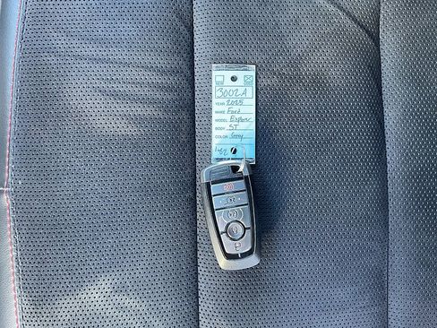 Used 2025 Ford Explorer ST image 30
