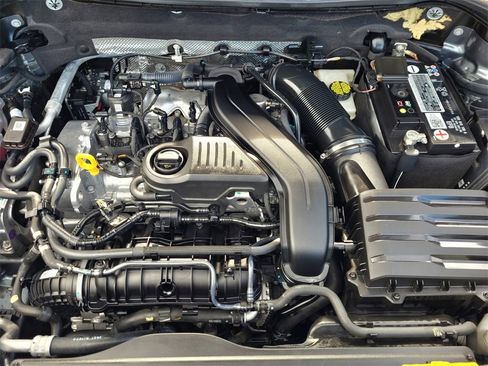 Used 2022 Volkswagen Taos SE image 25