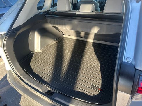 Used 2021 Toyota RAV4 XLE Premium image 28