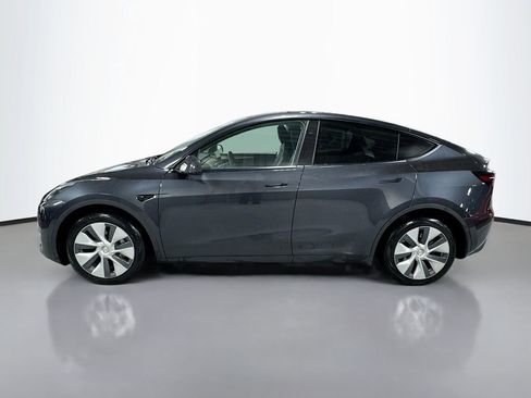Used 2024 Tesla Model Y Long Range image 9