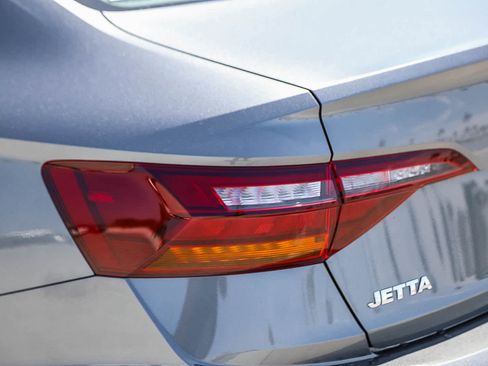 Used 2019 Volkswagen Jetta SEL Premium FWD image 9
