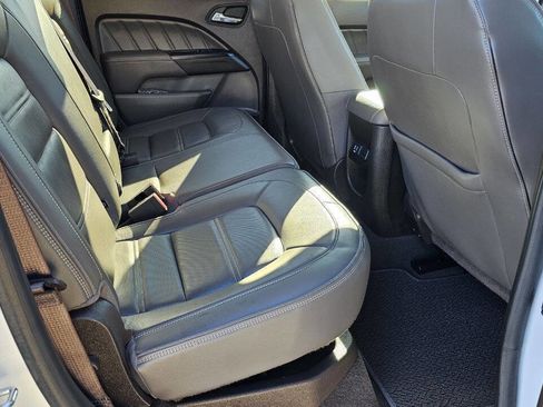 Used 2022 GMC Canyon Denali image 17