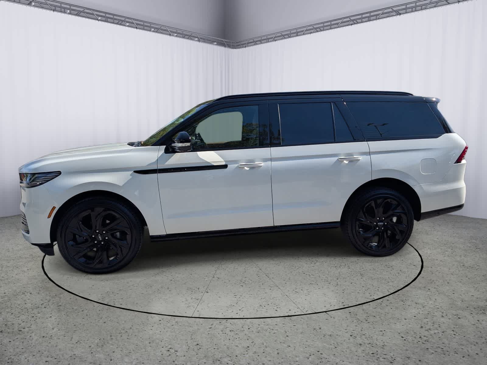 Used 2027 Lincoln Navigator Black Label AWD/4WD image 6
