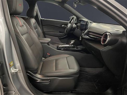 Used 2025 Chevrolet Trax RS w/ Sunroof Package image 15