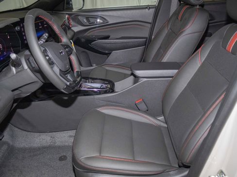 New 2026 Chevrolet Trax RS w/ Sunroof Package image 8
