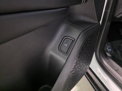 Used 2026 GMC Terrain Elevation w/ Elevation Premium Package FWD image 12