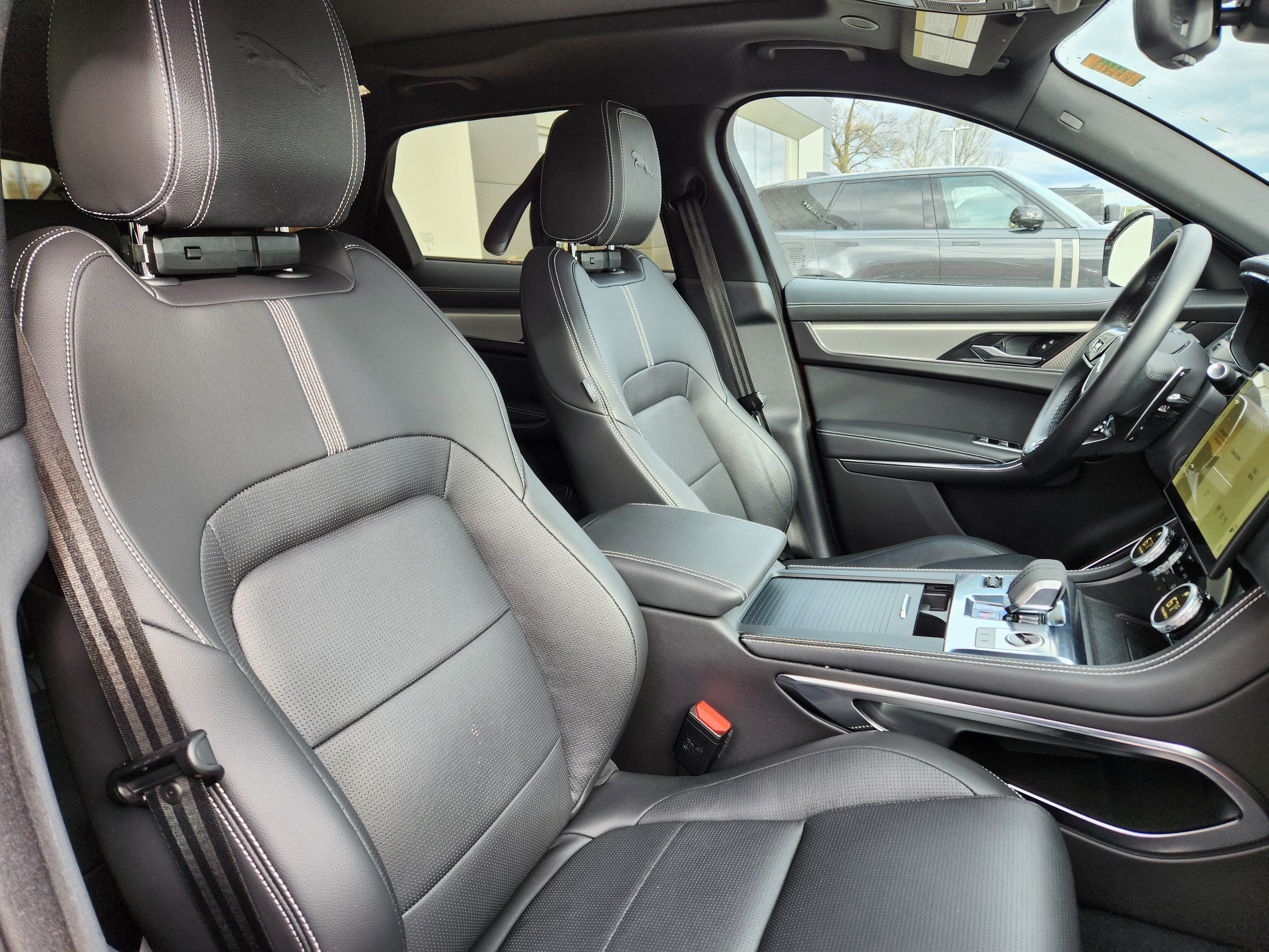Certified 2025 Jaguar F-PACE R-Dynamic S AWD/4WD image 16