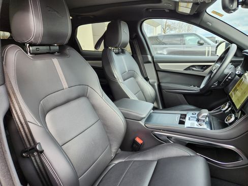 Certified 2025 Jaguar F-PACE R-Dynamic S image 16