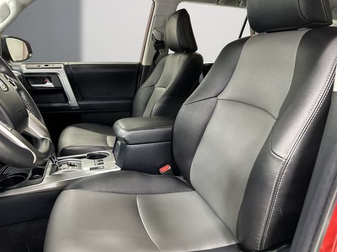 Used 2022 Toyota 4Runner SR5 Premium w/ Moonroof Package RWD image 14
