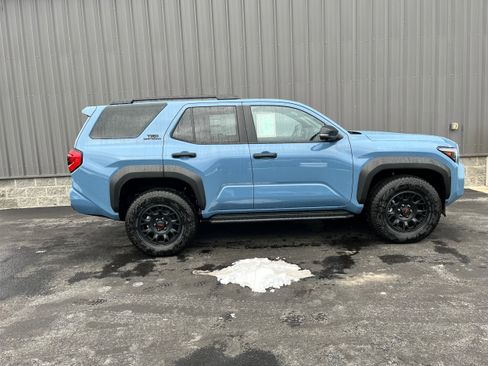 Certified 2025 Toyota 4Runner TRD Off-Road Premium image 1