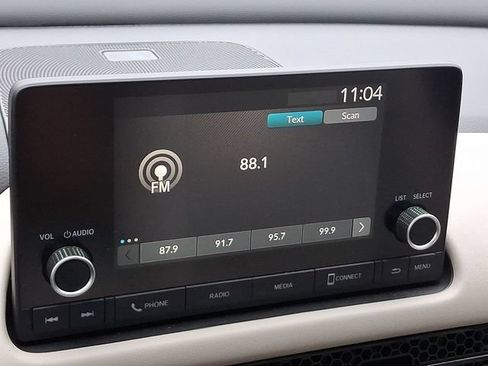 Used 2025 Honda HR-V LX image 16