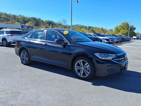 Used 2024 Volkswagen Jetta SE image 14