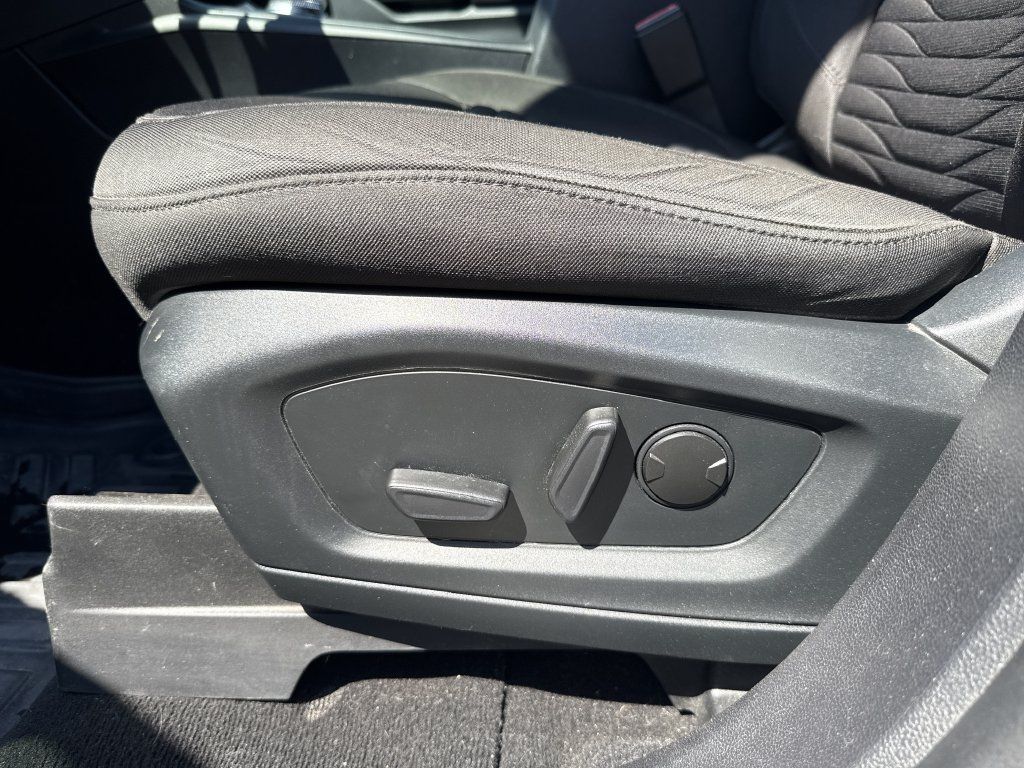 Used 2020 Ford Explorer XLT RWD image 14