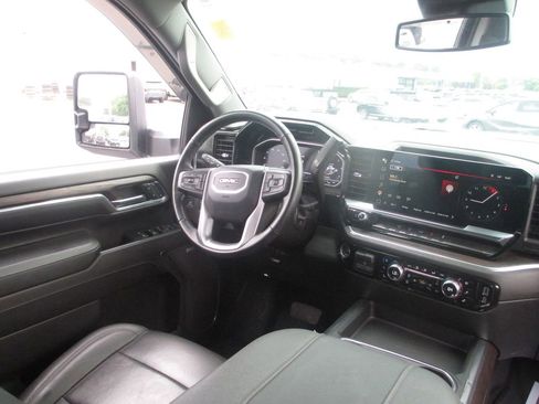 Used 2024 GMC Sierra 3500 SLT w/ SLT Convenience Package AWD/4WD image 28