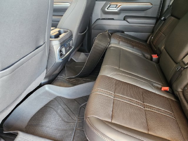 Used 2025 Chevrolet Silverado 1500 High Country w/ High Country Premium Package AWD/4WD image 31