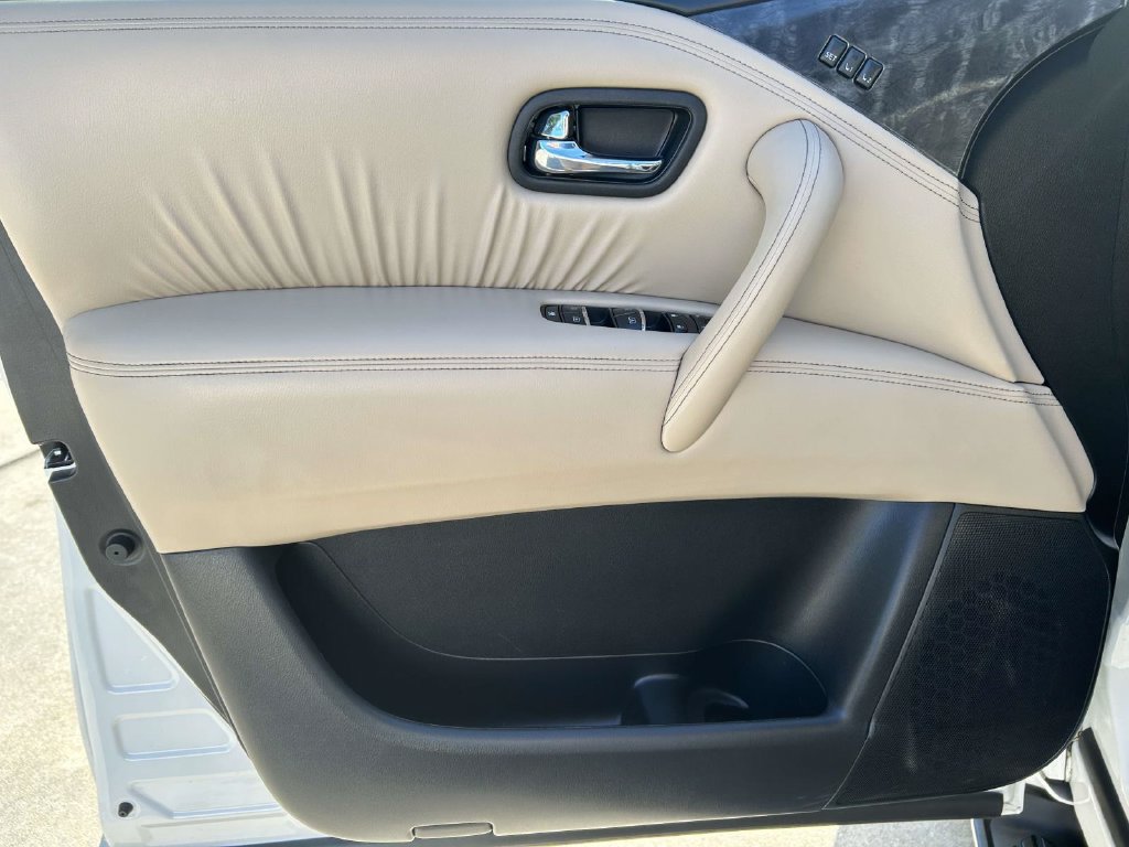 Used 2022 Nissan Armada Platinum w/ Captain's Chairs Package RWD image 17