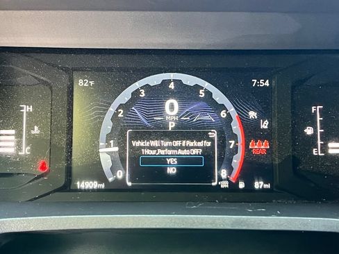 Used 2025 Toyota Tacoma SR5 AWD/4WD image 15