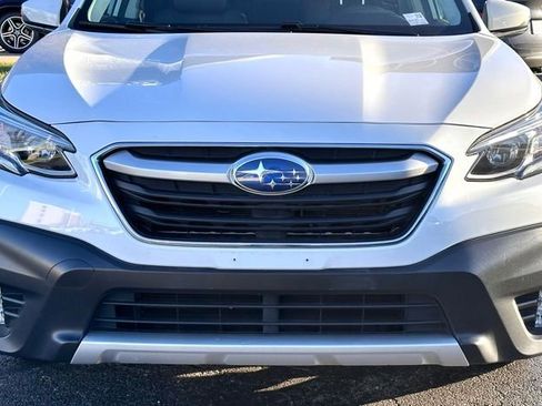 Used 2022 Subaru Outback Limited image 3