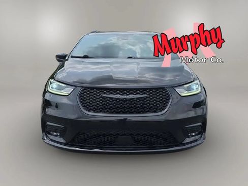 Used 2025 Chrysler Pacifica Limited FWD image 4