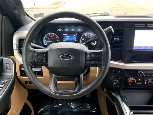 Used 2023 Ford F250 XLT w/ F-250 >10K GVWR Package image 7