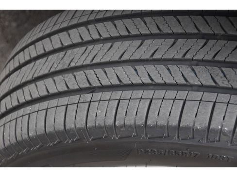 Used 2025 Toyota Sienna XLE w/ XLE Plus Package image 11