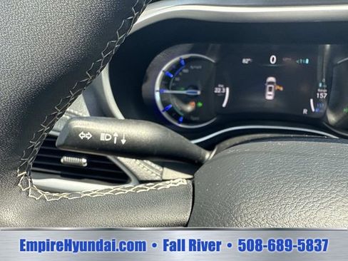 Used 2023 Chrysler Pacifica Touring-L FWD image 33