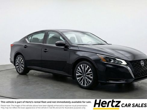 Used 2025 Nissan Altima 2.5 SV image 1