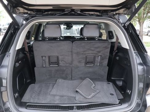 Used 2022 Jeep Grand Cherokee L Limited RWD image 7
