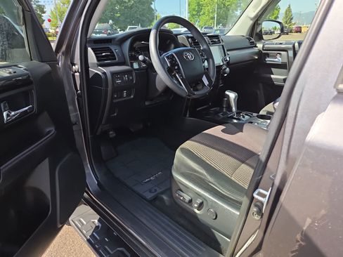 Used 2021 Toyota 4Runner TRD Off-Road AWD/4WD image 10