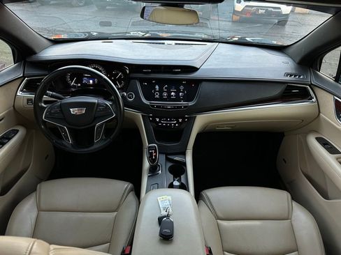 Used 2018 Cadillac XT5 Luxury w/ Driver Awareness Package image 21