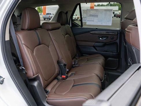 New 2025 Honda Pilot Elite image 16