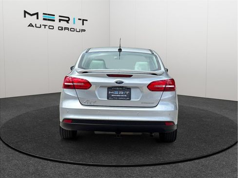 Used 2018 Ford Focus Titanium w/ Titanium Technology Package FWD image 8
