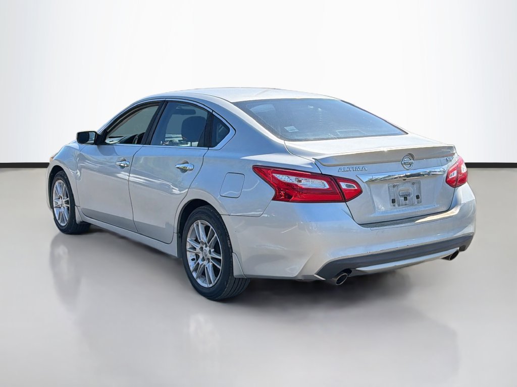 Used 2016 Nissan Altima 2.5 SR FWD image 6