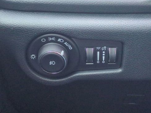 New 2026 Chrysler Pacifica Select image 20