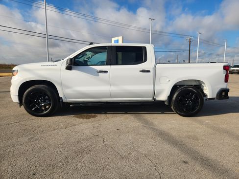 Used 2022 Chevrolet Silverado 1500 Custom RWD image 4