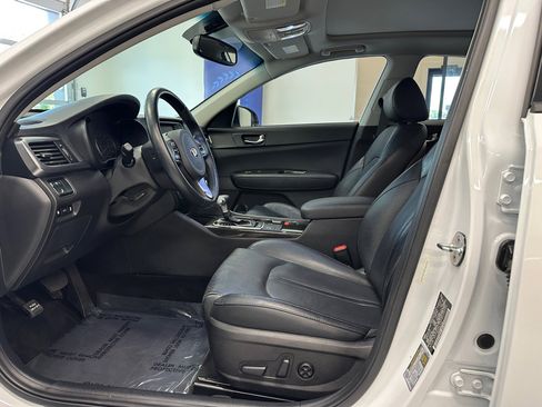 Used 2018 Kia Optima EX w/ Premium Package image 15