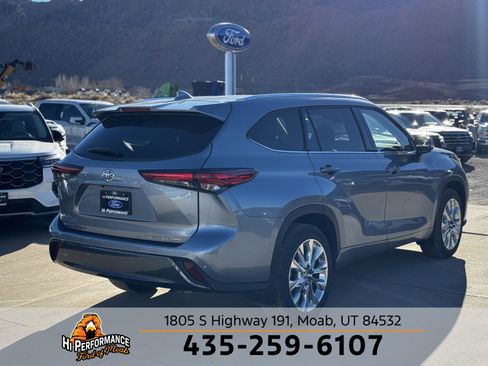 Used 2023 Toyota Highlander Limited image 7
