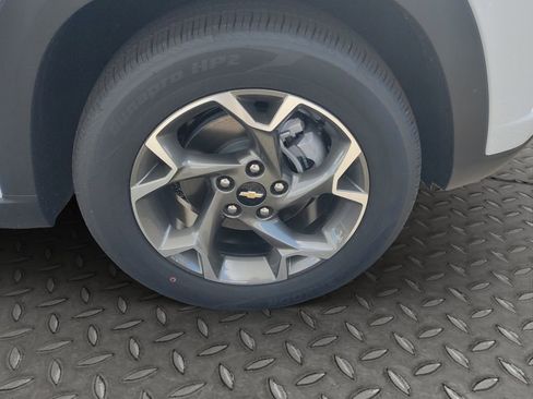 New 2025 Chevrolet Trax LT w/ Driver Confidence Package image 24