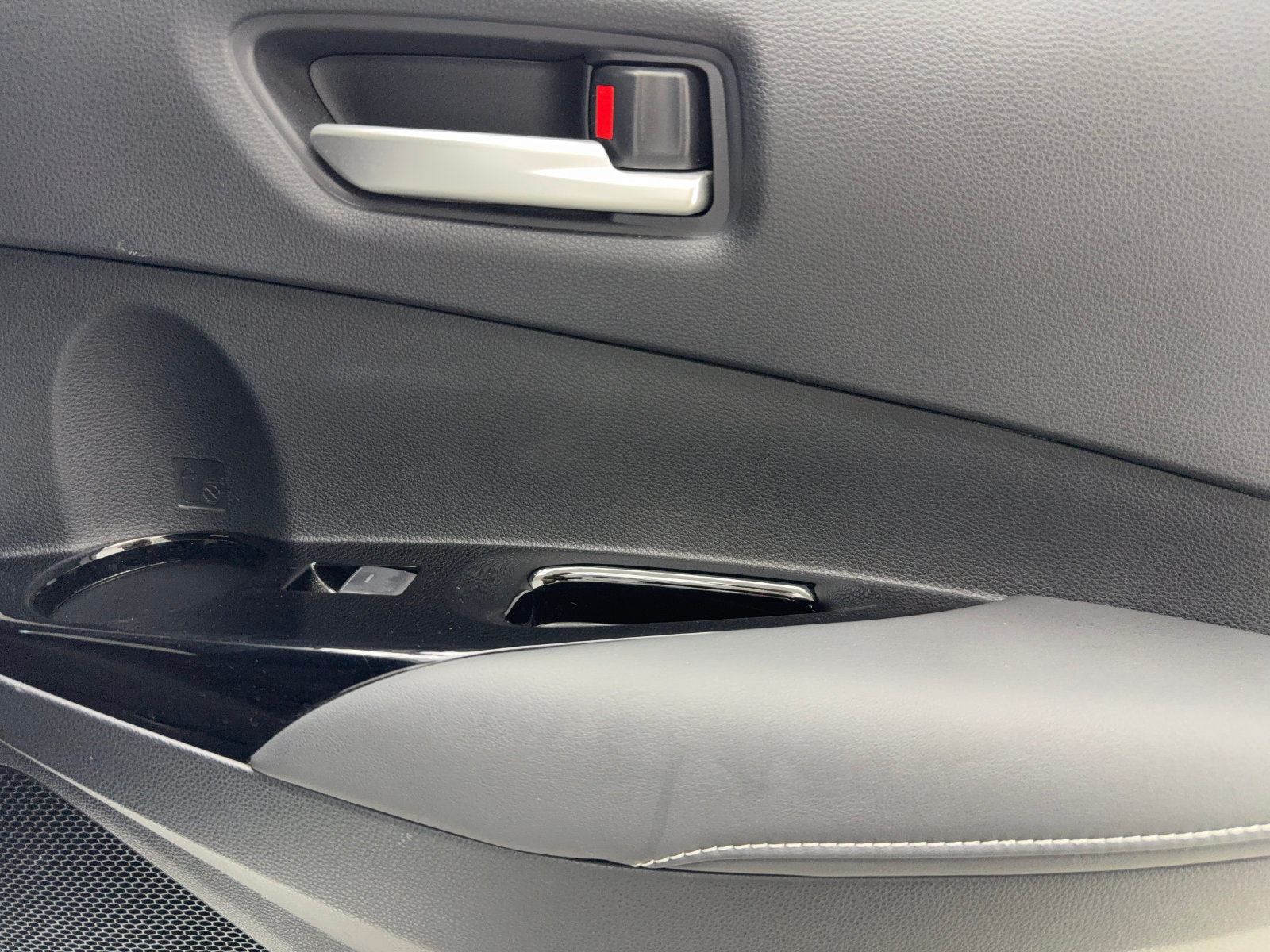 Used 2021 Toyota Corolla SE FWD image 45