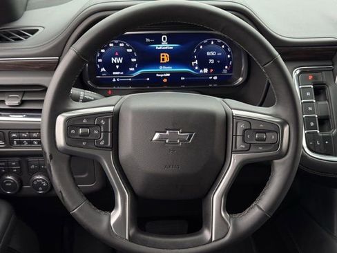 Used 2023 Chevrolet Tahoe Z71 w/ Luxury Package AWD/4WD image 13