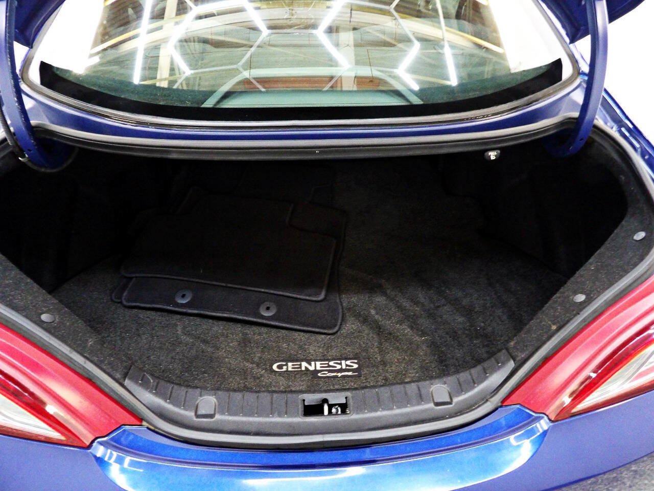 Used 2016 Hyundai Genesis Coupe 3.8 RWD image 11